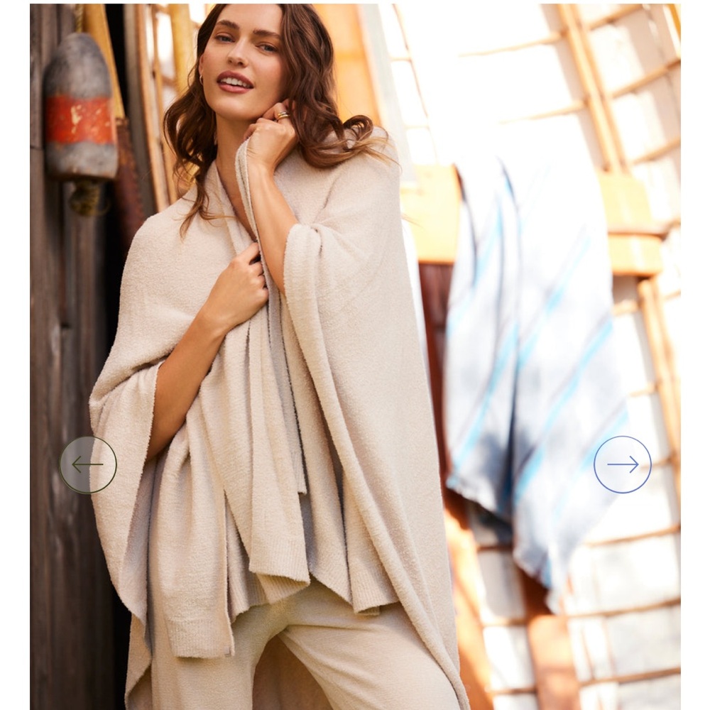 Barefoot Dreams CozyChic Lite Weekend
Wrap in Stone One Size Fits All